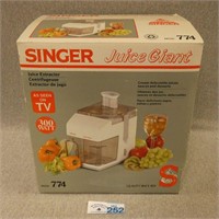 Singer Juice Extractor, New in Box