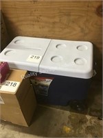 RUBBERMAID ROLLING COOLER