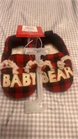C11) NEW 3-6month baby bear slippers 
No issues