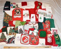 LOT - CHRISTMAS & HOLIDAY TABLE LINENS, TOWELS