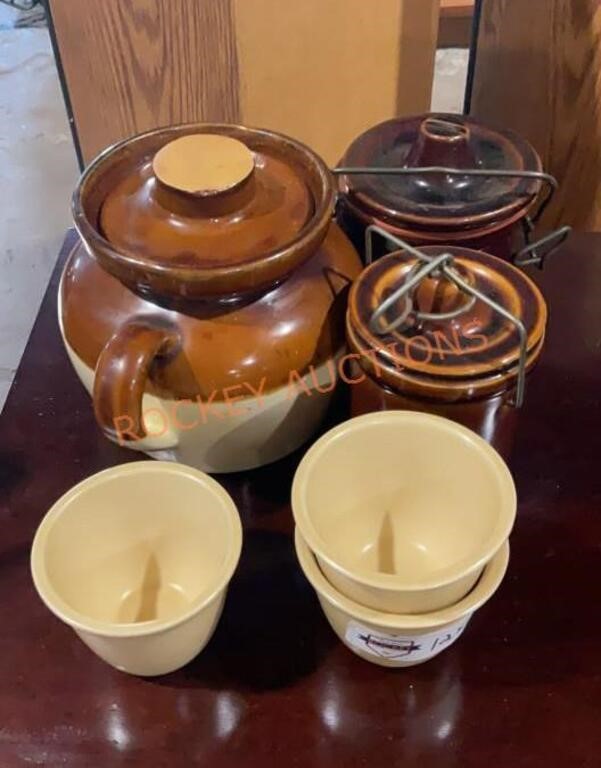 Miscellaneous pottery lot