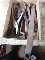 Wire Cutters, Nippers, Pliers, 9" Pipe Wrench +