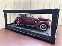 1937 Lincoln Touring Cabriolet Die Cast Car