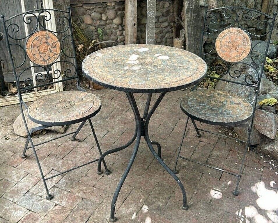 M - GARDEN TABLE W/ 2 CHAIRS