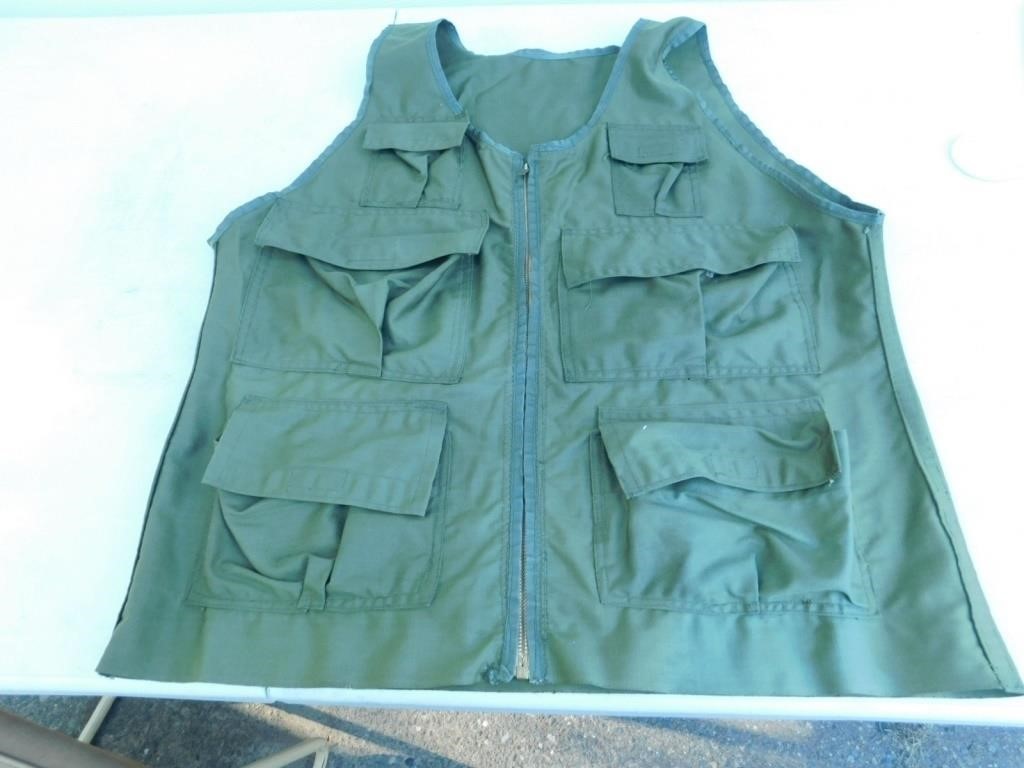 Hunting vest, size??