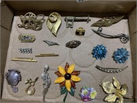 COSTUME JEWELRY-BROOCHES