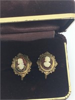 Vintage Cameo Earrings disp box not inc
