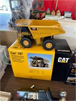 CAT 797 Off Highway Truck 1:50 w/box