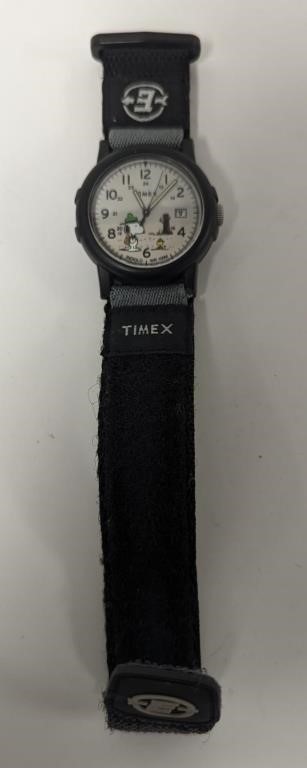 Opened box. Timex Expedition\xae x Peanuts Beagle