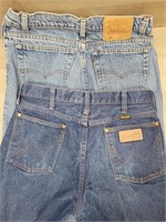 2 Pr. Men's Jeans Levi's and Wranglers