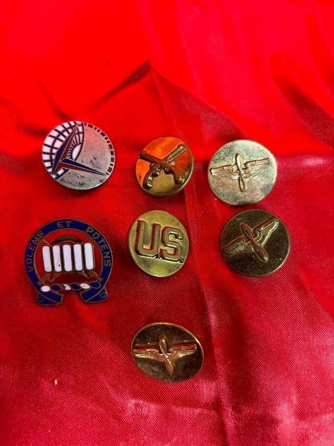 Misc military pin backs, and buttons