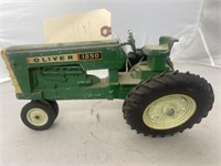 Oliver Toy Tractor no exhaust 8"