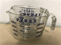 2 Glass Pyrex Measuring Cups