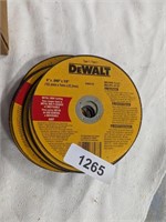 (25) DeWalt 6" Grinding Wheels (Appear New)