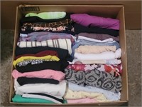 Used ladies small clothing 30+ pcs nice condition