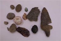 NATIVE AMERICAN ARTIFACTS - ASSORTED STONES &