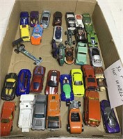 Box lot hot wheels 30+ count