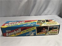 1992 TOPPS BASEBALL CARD SET.