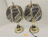 Set of 2 Vintage Table Lamps. Both Turn On!