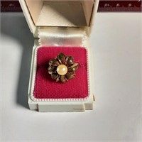 gold ring with pearl