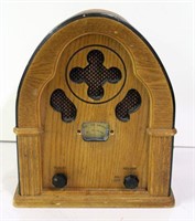 Classic Collectors Radio in Oak Case
