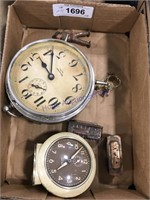 Old clocks, small metal pieces