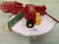 New Holland 100th Anniv. square baler 1/16 NIB