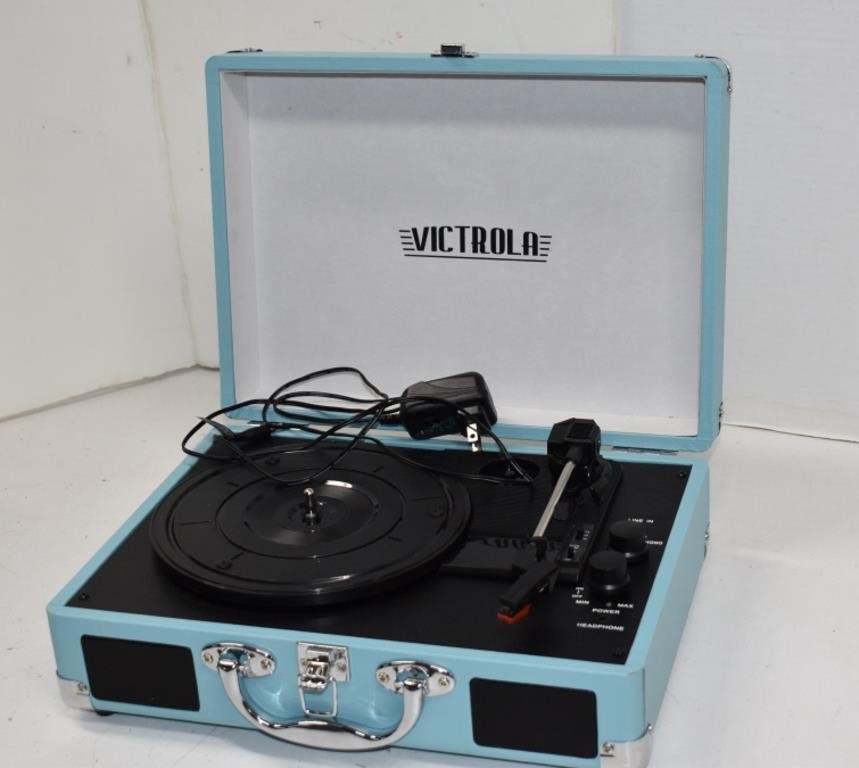 Victrola Record Player. Tested. Clean