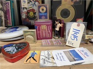 Elvis Memorabilia Lapel Pins Trading Cards