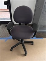 Adjustable Arm Rolling Office Chair