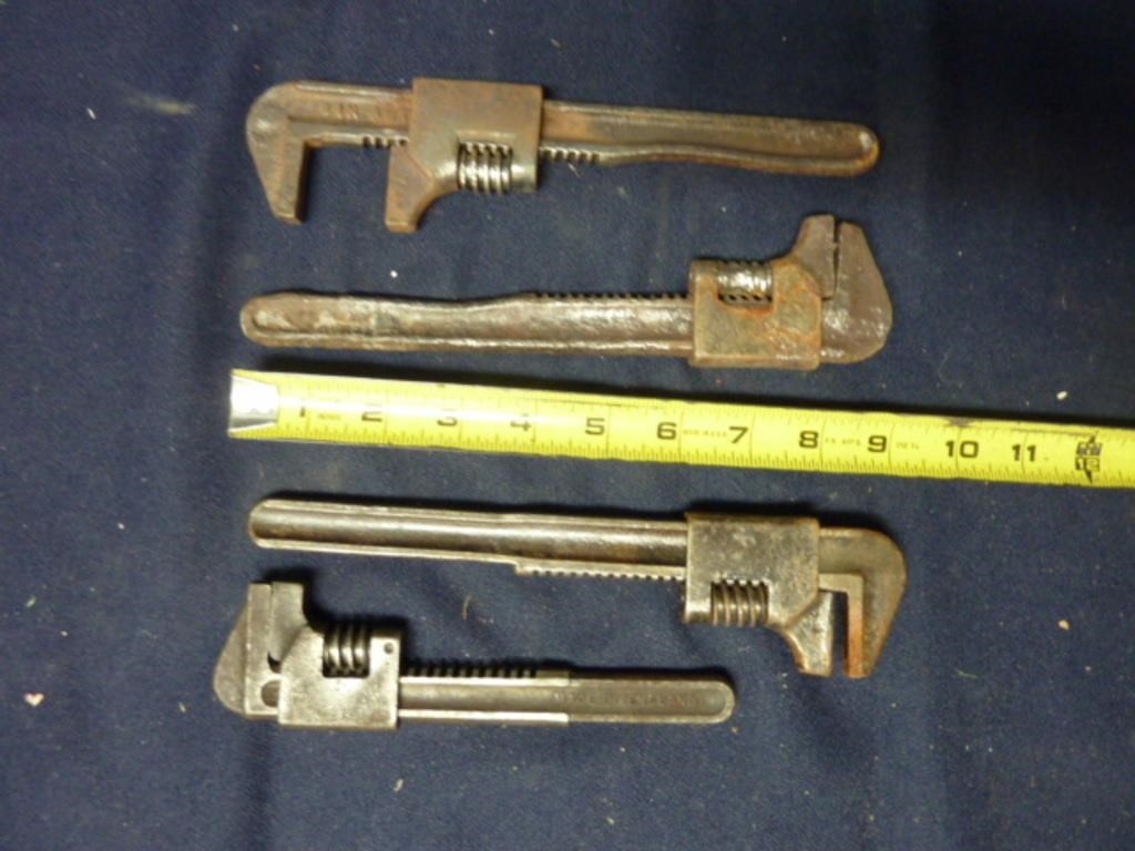 ASSORTED ANTIQUE PIPE WRENCHES