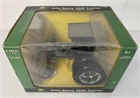 Ertl JD 4520 Tractor Collector Edition,NIB,1/16