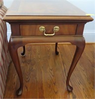 HICKORY CHAIR CO. QUEEN ANNE STYLE - ONE DRAWER -