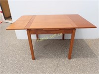 Solid Wood Expanding Table