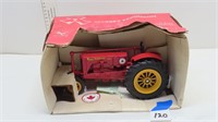 Massey Ferguson 1/16 scale tractor