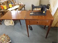 Vintage Electric Singer Sewing Machine in Wood Cab