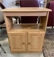 Oak Bakers Table Hutch Cabinet. See photos for