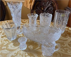 F - LOT OF VINTAGE COLLECTIBLE GLASSWARE (A54)