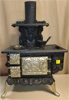 Dolly's Favorite Cast Iron Stove, ITEM ON RESERVE