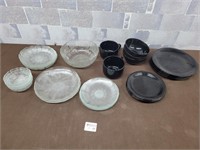 Clear and black dish sets