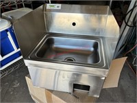 NEW - S/S HAND SINK W/ FOOT PEDAL