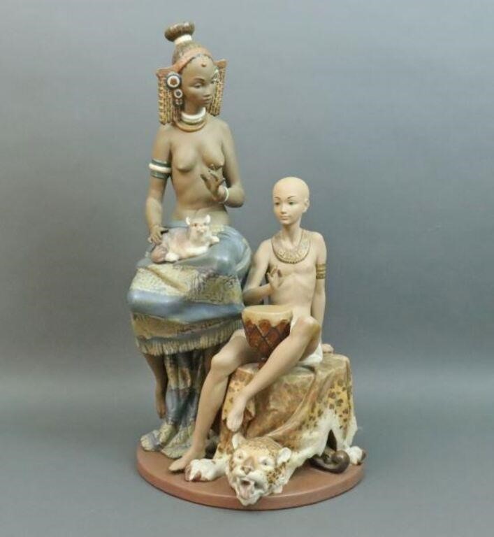LARGE LLADRO FIGURAL GROUP - WATUSI QUEEN
