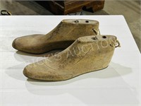 Pair of antique shoe makers lasts w/ metal soles