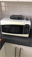1100W Sharp Microwave & Teac DVD Player