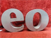 (2) Letter "eo" Aluminum sign letter.