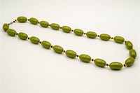 OLIVE GREEN BAKELITE NECKLACE