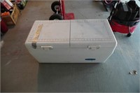 extra large Rubbermaid cooler