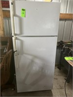 Hot Point 2 Door Refrigerator/Freezer - runs