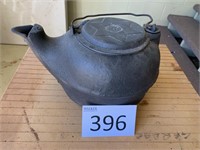 #8 Cast Iron Kettle