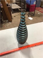 Glass ribbed ring vase